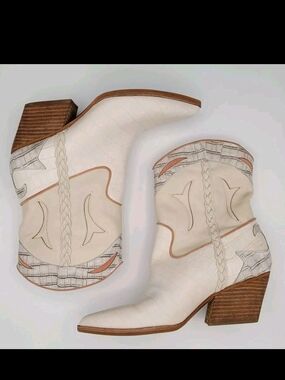 Women's Cream Western Ankle Boots with Braided Detail NEW 7.5